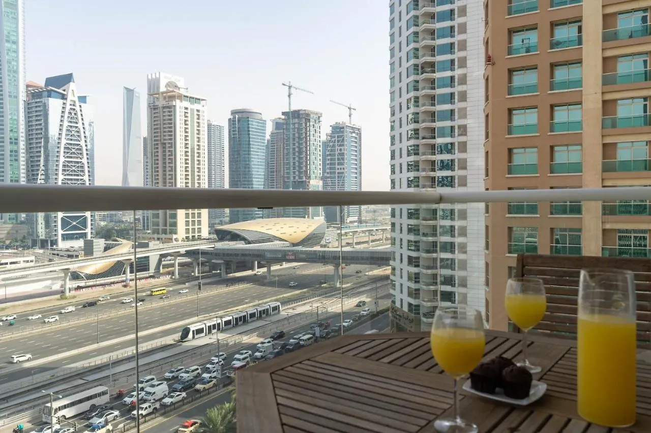 Appartamento Comfortable 2 Bed - Near Marina Mall Dubai